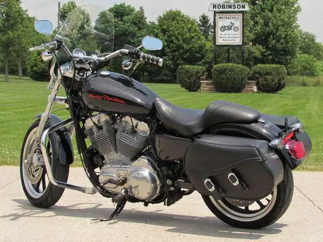 2013 Harley-Davidson Sportster XL883L Superlow in Street, Cruisers & Choppers in Leamington - Image 3