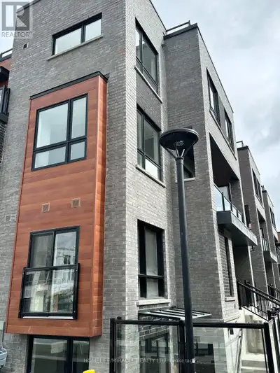 13 - 26 LYTHAM GREEN CIRCLE S Newmarket (Glenway Estates), Ontar