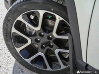 * Jeep Active Drive 4x4 system with Selec-Terrain Management (Auto, Snow, Sand, and Mud modes) * Pan... (image 8)