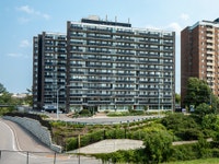 Overlooking the Rideau River in Ottawa South, Kingsview Apartments offers bright and spacious suites... (image 1)