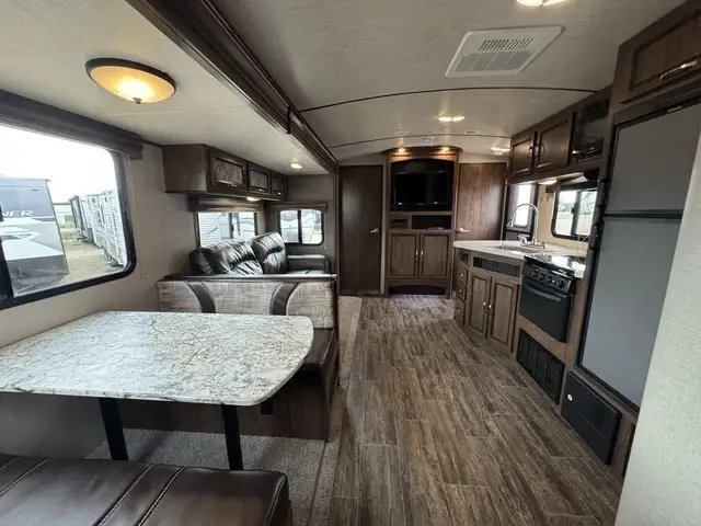2017 Cruiser RV Fun Finder Xtreme Lite 28QD in Travel Trailers & Campers in St. Albert - Image 11