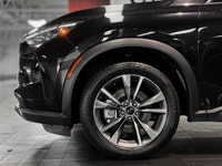 The 2024 INFINITI QX60 LUXE serves as the tech-forward sweet spot of the lineup, balancing premium u... (image 7)