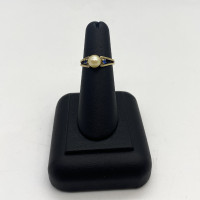 10KT Yellow Gold Lady's 2.2gms Pearl w 2 Blue Stones Ring $115