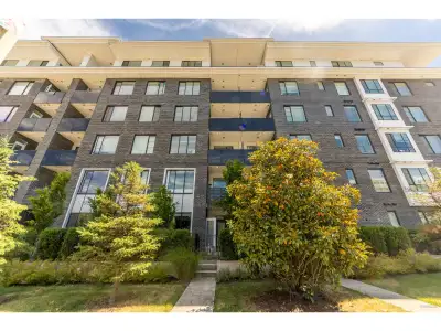 Welcome to Kings Landing II by Dawson + Sawyer! This thoughtfully designed 1 Bedroom + Den home offe...