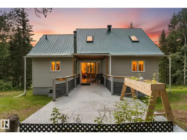 2, 59031 Range Rd 232 Rural Thorhild County, Alberta in Houses for Sale in Edmonton - Image 3