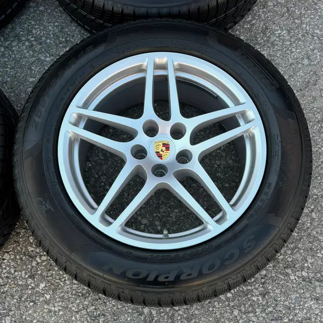 2023 Porsche Macan S 18" Original Rims And Winter Tires in Tires & Rims in City of Toronto - Image 4