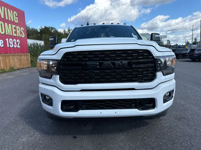 2024 RAM 2500 4x2 Crew Cab with 8 ft Box - MUST GO63295997822081121