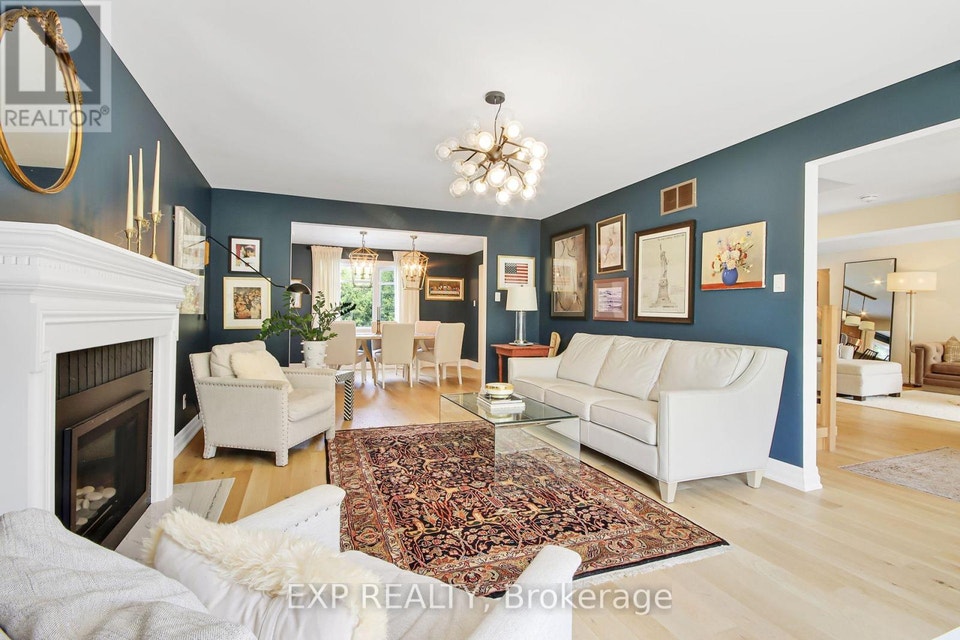 895 DRESDEN CRESCENT Ottawa, Ontario 4