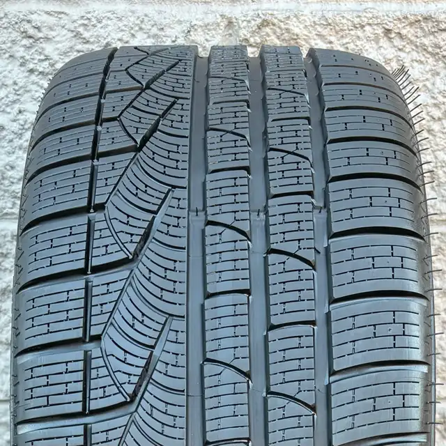 (98%) 2x 245/35R20 & 2x 275/30R20 Pirelli RF Winters in Tires & Rims in City of Toronto - Image 3