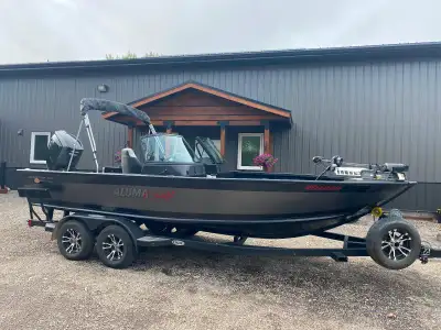 2019 Alumacraft Competitor 205 Shadow Series Limited Edition. 250 E Tec Engine. Only 230 hours. Boat...