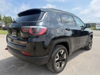 2018 JEEP COMPASS TRAILHAWK 4X4 ABSOLUTELY GORGEOUS NO ACCIDENTS MUST SEE ONLY $138.66 BI WEEKLY WIT... (image 6)