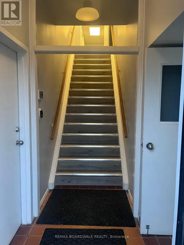 30 - 174 COLONNADE ROAD Ottawa, Ontario in Commercial & Office Space for Rent in Ottawa - Image 3