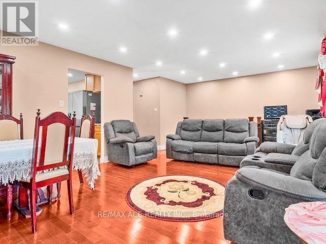 MAIN - 149 NELSON STREET Toronto (Woburn), Ontario 5