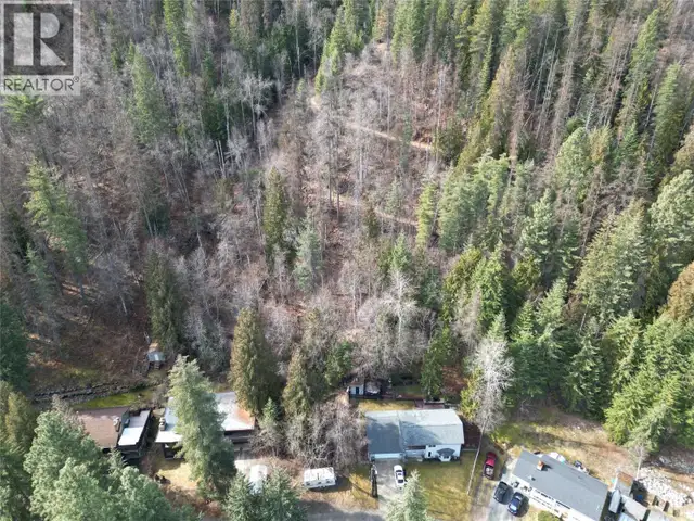 800 LYNNWOOD Crescent Castlegar, British Columbia in Land for Sale in Nelson - Image 22