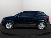 Experience the perfect step-up in urban versatility, featuring Intelligent All-Wheel Drive (AWD), a... (image 2)