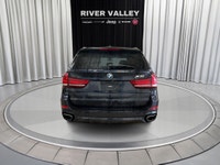 ALLOY WHEELS, POWER PASSENGER SEAT, HEATED FRONT SEATS, HEATED STEERING WHEEL, POWER MOONROOF, LEATH... (image 3)