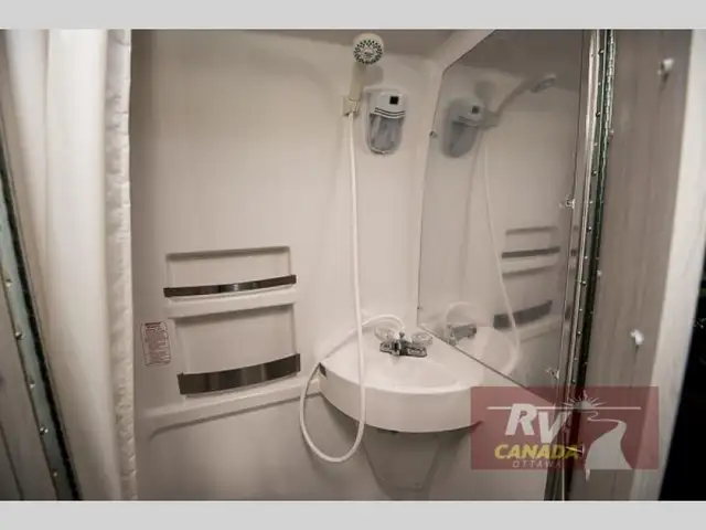 2025 Roadtrek Roadtrek Zion Slumber in RVs & Motorhomes in Ottawa - Image 16