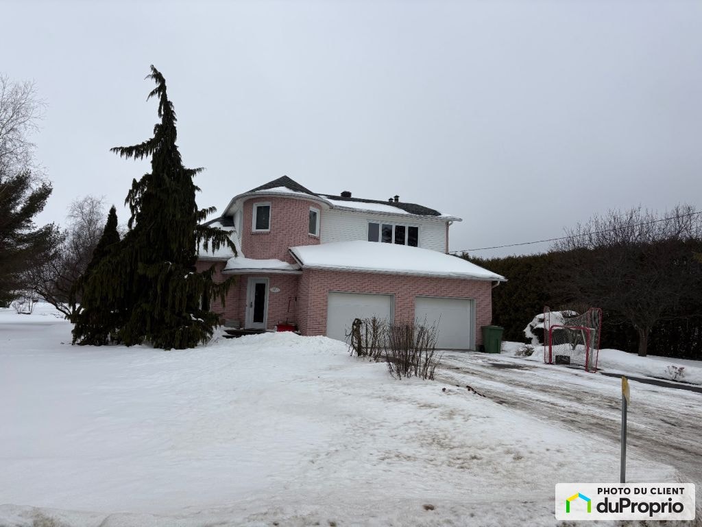 $750,000 - 2 Storey for sale in Godmanchester — photo 2