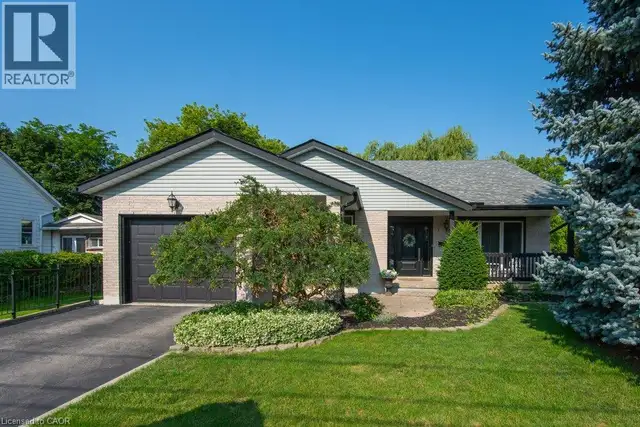 108 QUEENSWAY Drive St. Jacobs, Ontario in Houses for Sale in Kitchener / Waterloo - Image 6