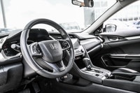 Nouvel Arrivage! La Honda Civic LX 2021 est une berline compacte reconnue pour sa fiabilité, son eff... (image 5)