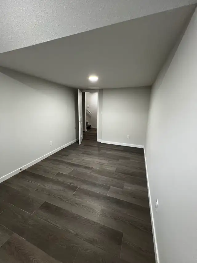 Legal 1-Bed Basement Suite — Private Entrance, Laundry & Parking in Long Term Rentals in Edmonton - Image 9