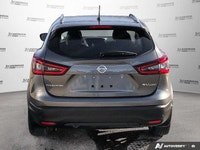 Sturdy and dependable, this 2023 Nissan Qashqai lets you cart everyone and everything you need. Vehi... (image 3)