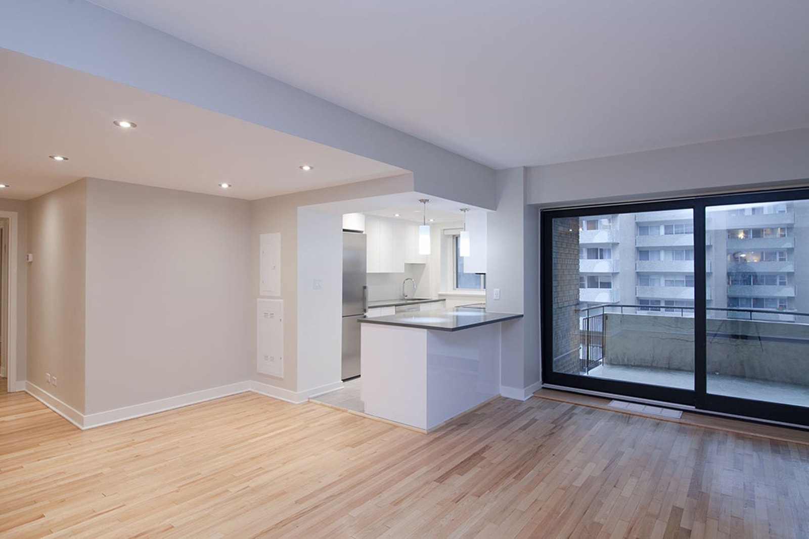 3435 Rue Drummond — photo 2