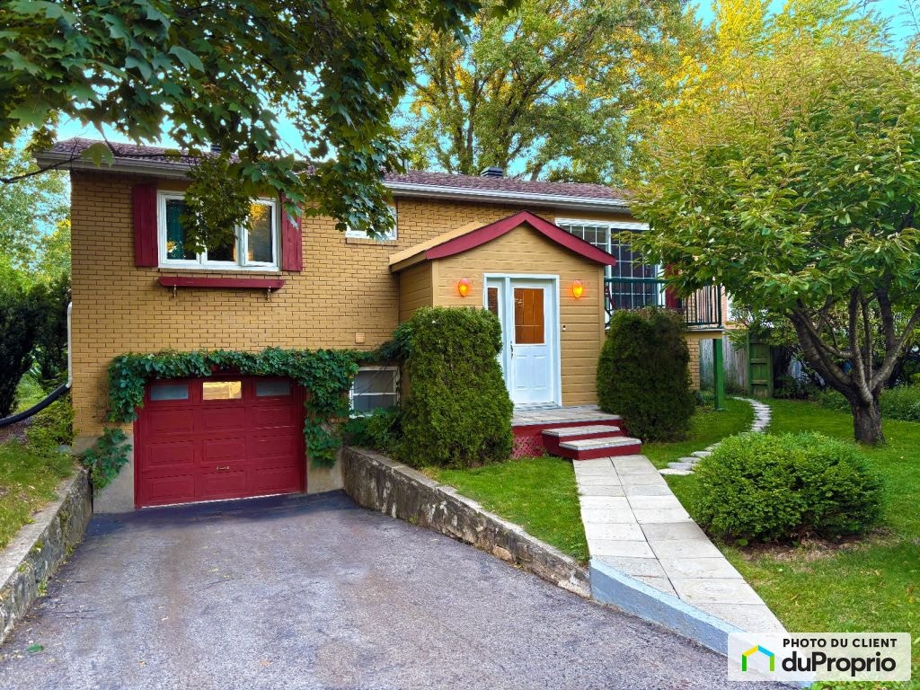 $678,000 - Bungalow for sale in Longueuil (Vieux-Longueuil) — photo 1
