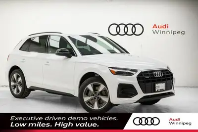 This Audi Q5 boasts a Intercooled Turbo Gas/Electric I-4 2.0 L/121 engine powering this Automatic tr...
