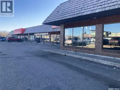 Don't miss the opportunity to lease this great 1600 sq. ft. retail space in prime South Albert locat...