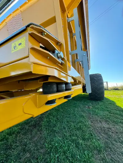 2024 Tubeline Nitro 950 25 Ton 1,028 cu. ft. Heaped 750/60-30.5 flotation tires (Radial) Tandem Brea...