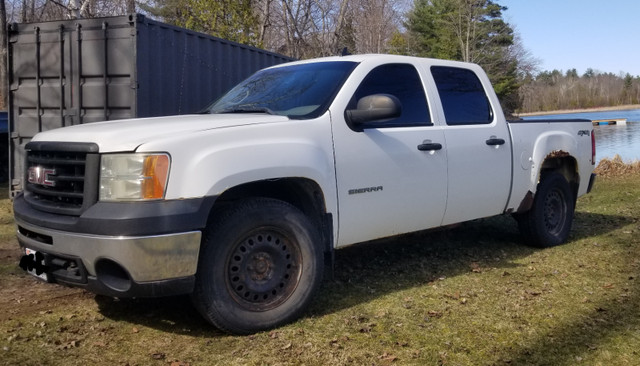 2012 gmc 4x4 in Cars & Trucks in Ottawa - Image 2