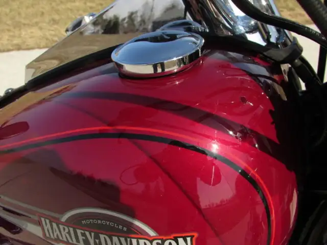 2006 Harley-Davidson FLSTC Heritage Softail Classic in Sport Touring in Leamington - Image 15