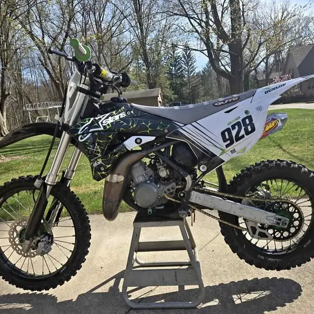 2019 KAWASAKI KX250-WHITE! in Dirt Bikes & Motocross in Edmonton - Image 11