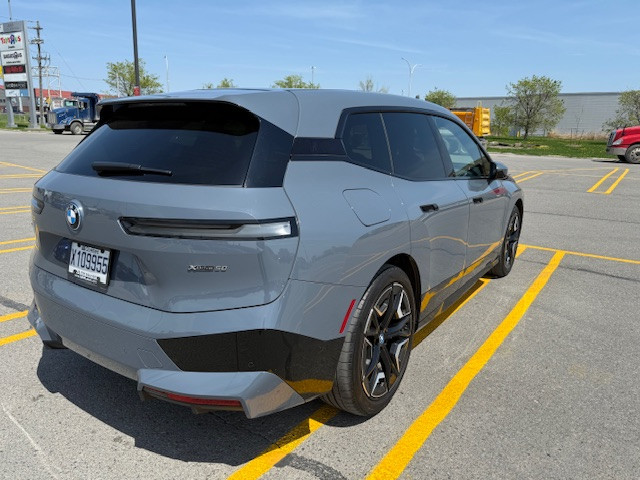 BMW iX Xdrive50 2022 dans Autos et camions  à Laval/Rive Nord - Image 3