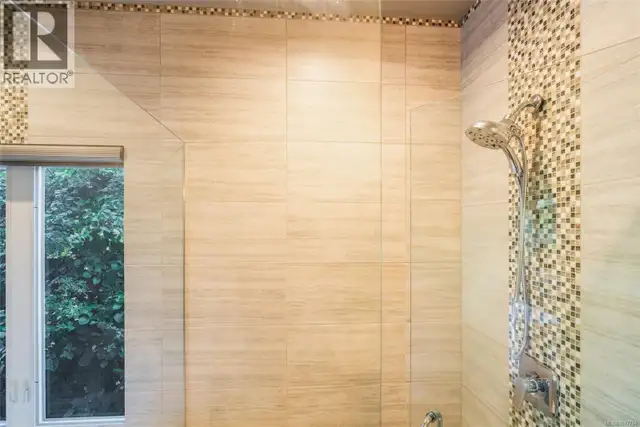 3172 Royal Vista Way Courtenay, British Columbia in Houses for Sale in Comox / Courtenay / Cumberland - Image 36