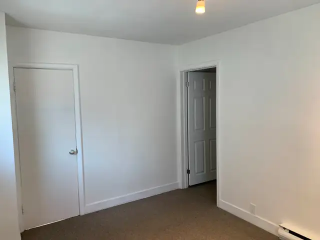 3 Room Business Office Suite DTK in Commercial & Office Space for Rent in Kitchener / Waterloo - Image 6