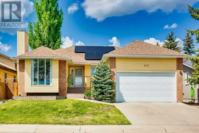 123 Woodbend Way Okotoks, Alberta62854409415298121