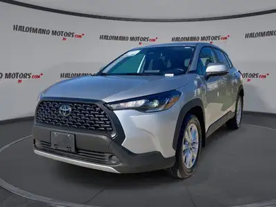 Body-Coloured Front Bumper w/Black Rub Strip/Fascia Accent and Body-Coloured Bumper Insert,Tires: P2...