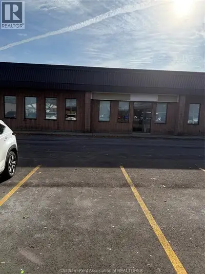 This well located industrial property offers 8,843 Sq. Ft. of versatile space in a clean, profession...