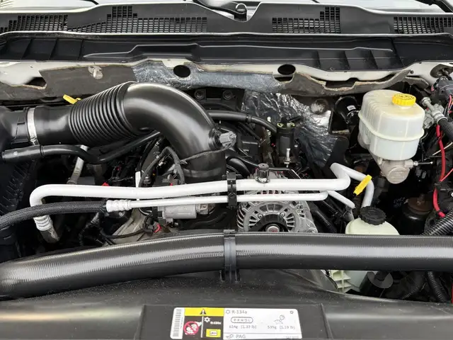 2013 Ram 3500 4X4 Service Truck in Heavy Trucks in Delta/Surrey/Langley - Image 62