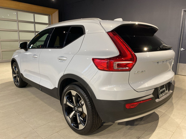 2020 Volvo XC40 T5 AWD Momentum in Cars & Trucks in Edmonton - Image 3