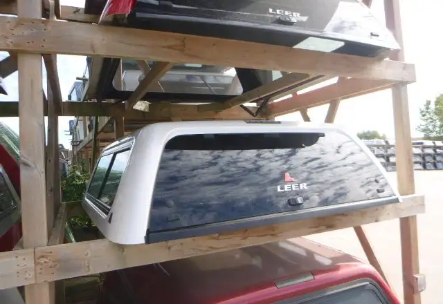 2014 - 2018 GMC Sierra or Chevrolet Silverado 5'8 Diamond White in Other Parts & Accessories in Kitchener / Waterloo - Image 2