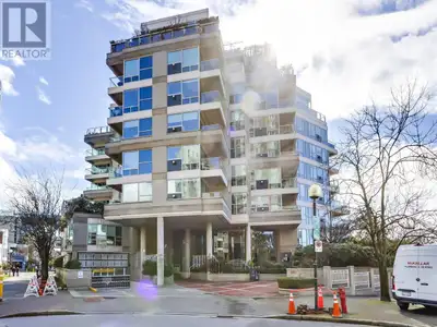 Prestigious Corner Waterfront Residence. This exceptional corner unit at the highly sought-after Yac...