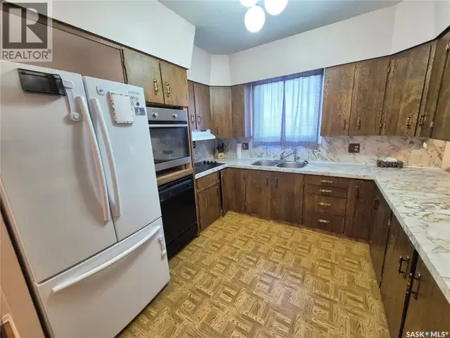 10 Yandeau CRESCENT Radville, Saskatchewan in Houses for Sale in Regina - Image 6