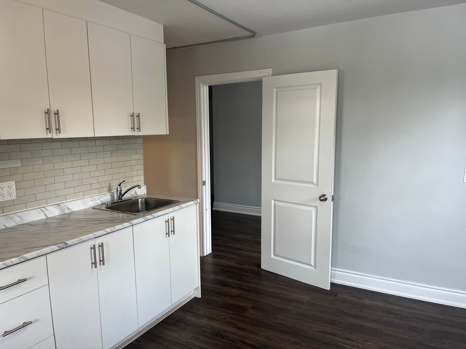 Charming Fort Erie Apartments Available Now! 2