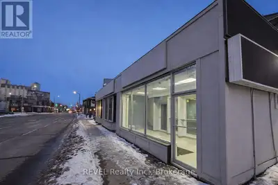 Prime 400 sq ft commercial unit available for lease on high-traffic Lundy's Lane in Niagara Falls. O...