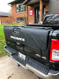 Raceface tailgate pad