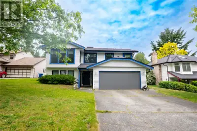 Located in prestigious Berkshire Estates in the heart of Departure Bay, this 5 bedroom, 3 bathroom r...
