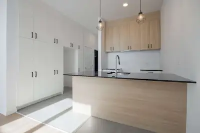 Beau 5 1/2 construction 2024 dans le secteur de Charlesbourg -climatisé -entrée indépendante -îlot d...